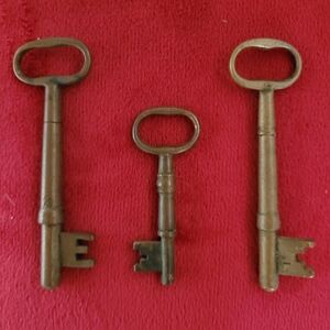 Vintage Brass Skeleton Keys Set of 3